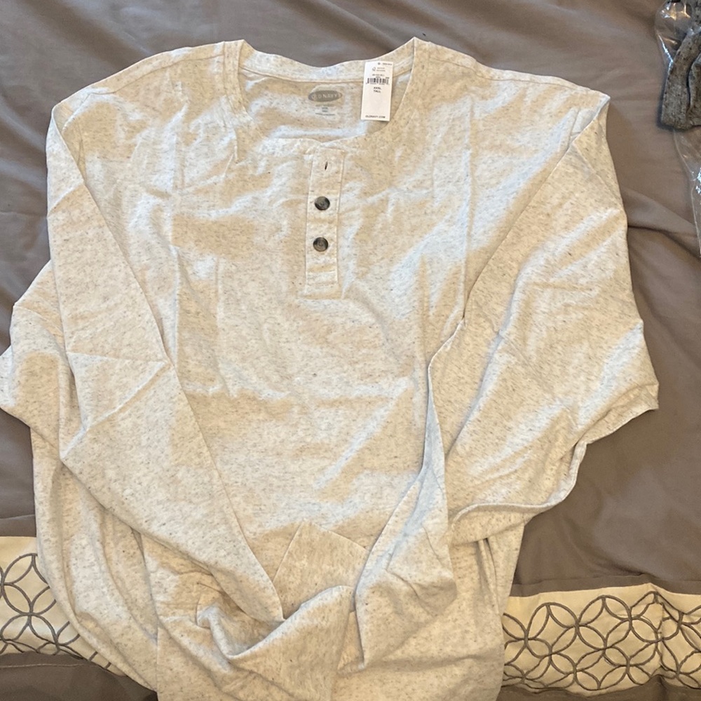 Old Navy Men’s 3 XL Tall long sleeve shirt